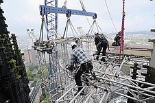 Köln, Dom, Abbau des Hängegerüsts am Nordturm des Kölner Domes, 7.10.2021